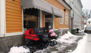 o ar seria mais limpo do lado de fora dos lugares, o que ajudaria a manter o sistema respiratório saudável e mais forte