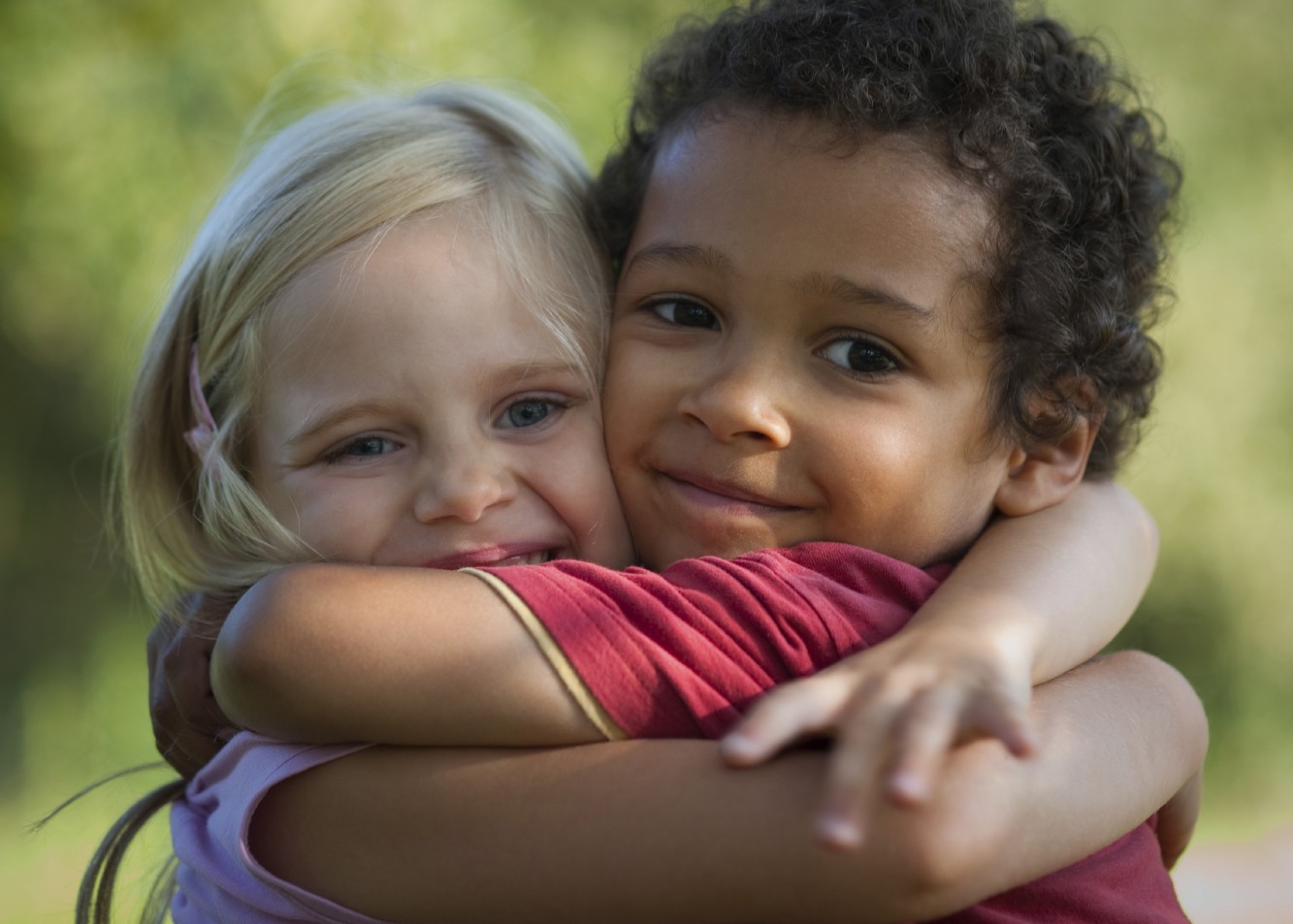 Que o amor e a fidelidade jamais o abandonem