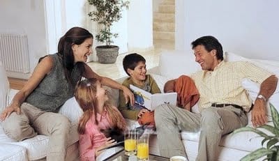 Como a família que dialoga mesmo nas diferenças fortalece relações, promove respeito, mantém a união mesmo diante de opiniões divergentes