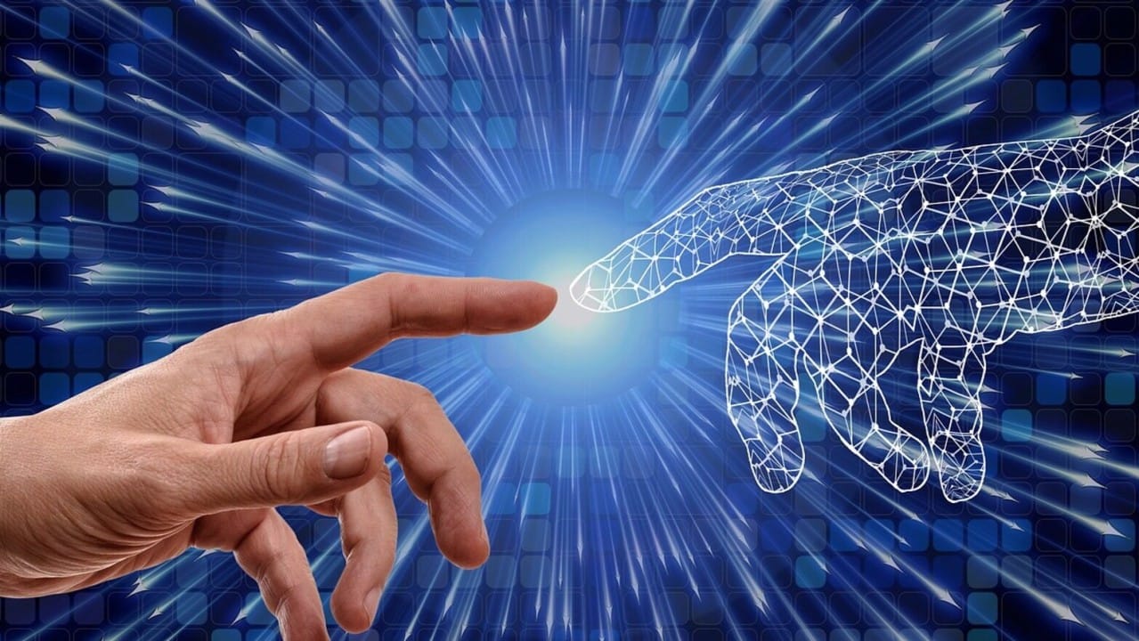 Entenda por que a empatia está sendo desafiada na era digital e descubra como a escuta ativa e o respeito podem transformar a convivência nas redes e na sociedade.