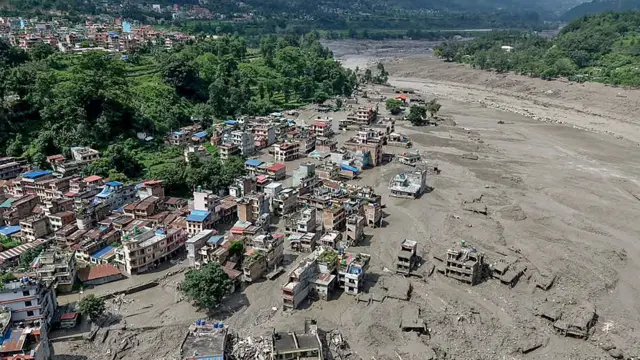 Entenda o colapso de geleiras no Nepal, os riscos de avalanches e inundações glaciais e como o aquecimento global ameaça a água do Himalaia.