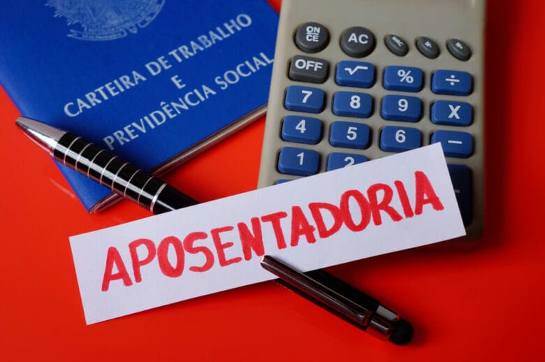 Aprenda como fazer um planejamento para aposentadoria, organizar suas finanças, definir metas, formar reservas e construir mais segurança financeira para o futuro.
